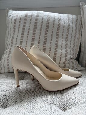 ANTONIO MELANI Cream Pointed-Toe Heels